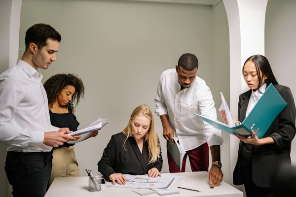 Essential Guide to Organizing Effective Psychological Debriefing Sessions for Equestrian Athletes Post-Competition